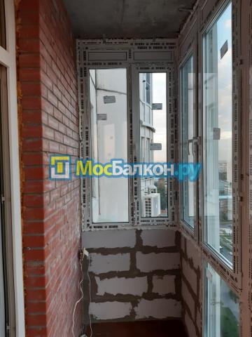 Остекление панорамной лоджии  от пола REHAU