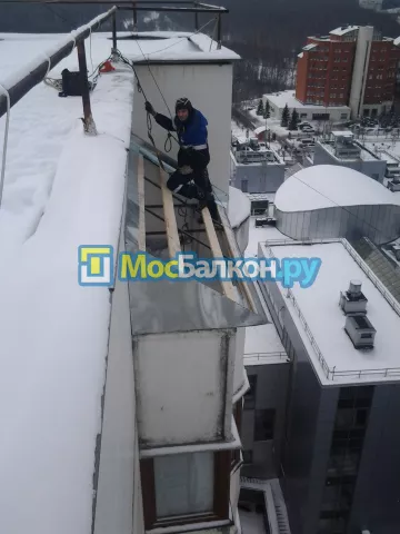 Крыша на балконе в Видном монтаж и ремонт по выгодной цене от МосБалкон