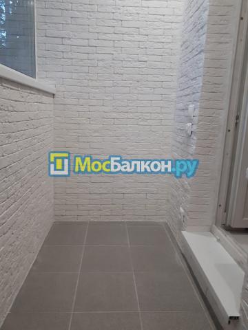 Отделка балкона декоративным камнем