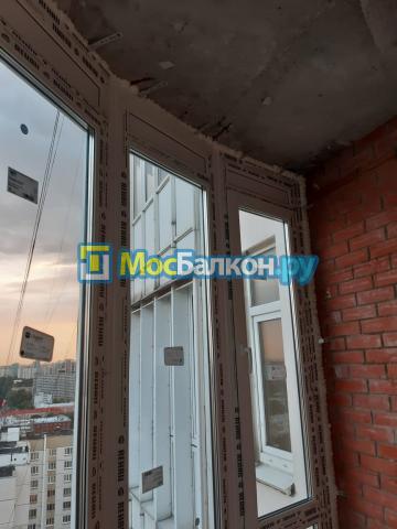 Остекление панорамной лоджии  от пола REHAU