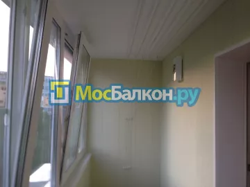 Отделка балкона и лоджии пластиковыми ПВХ панелями в Видном от компании МосБалкон