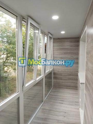 остекление и отделка лоджии ламинатом