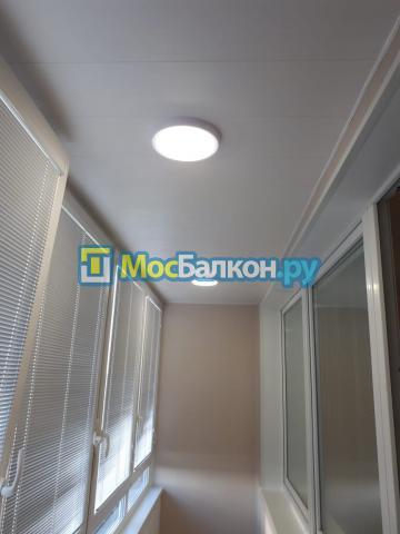 Остекление лоджии 4.8 метров окнами REHAU